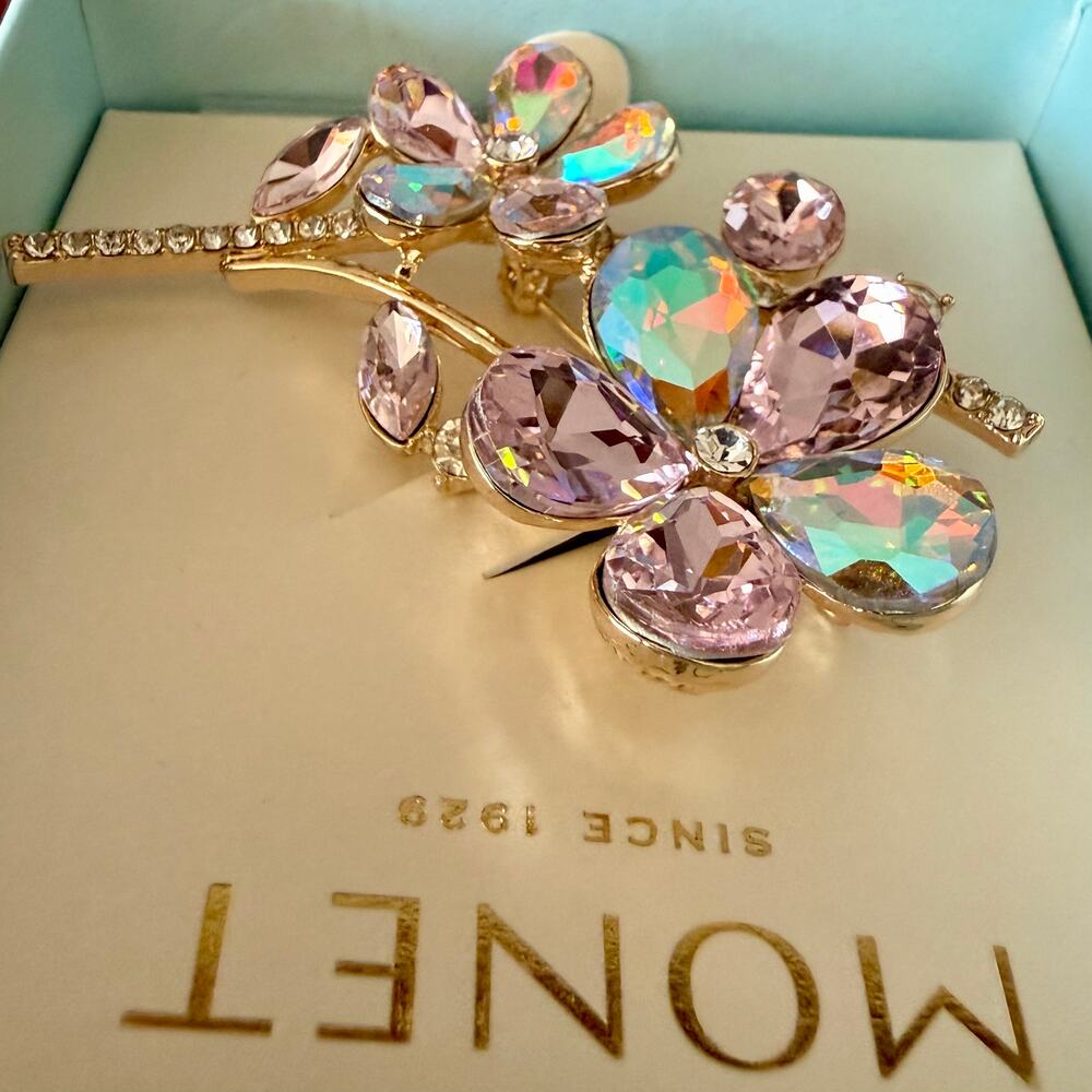 MONET Flower Brooch Pin Gold Tone Rhinestone Pink AB Crystal Figural New in Box - Picture 7 of 10